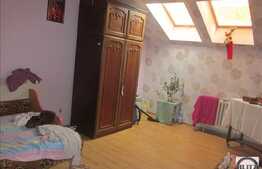 Mansarda cu 2 camere in zona Terra,  54 mp, balcon, loc de parcare