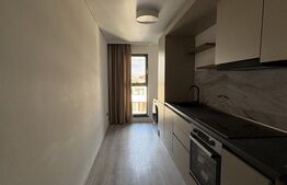 Apartament 3 camere, lux, parcare, zona UMF
