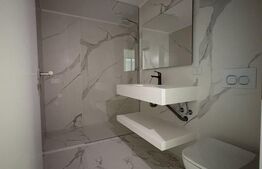 Apartament 3 camere, lux, parcare, zona UMF
