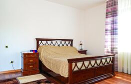 Casa de vanzare, 370 mp, teren de 1100 mp, zona Cetatii