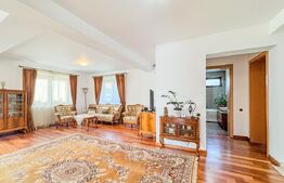 Casa de vanzare, 370 mp, teren de 1100 mp, zona Cetatii