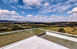 Casă de vânzare, 195.6 mp, zona Sopor