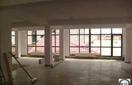 Disponibil 300 mp.  Recomandat activitate comerciala sau sediu de firma. !!
