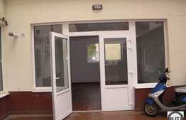 30 mp. Spatiu de birouri la parterul unui bloc ! Finisat.