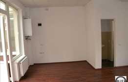 30 mp. Spatiu de birouri la parterul unui bloc ! Finisat.