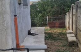 CASA CU TEREN