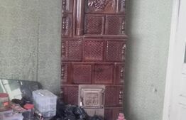 Casa cu 2 camere curte si gradina