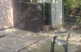 Casa cu 2 camere curte si gradina