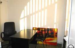 Un spatiu cochet ideal sediu de firma!