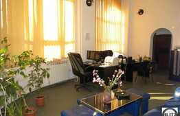 Un spatiu cochet ideal sediu de firma!