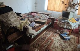 Casă de vanzare, 2 corpuri, 120 mp, teren 454 mp, zona Dumbrăvița
