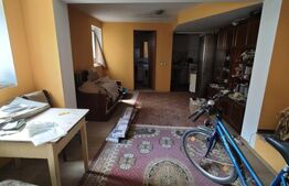 Casă de vanzare, 2 corpuri, 120 mp, teren 454 mp, zona Dumbrăvița