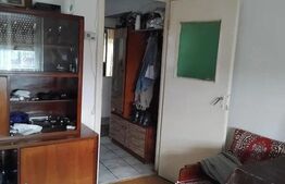 Apartament cu 3 camere, zona blocuri, decomandat 