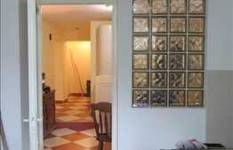 Demisol pretabil pentru birou, intrare separata, la doua minute de Piata Engels