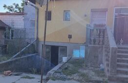 Casa cu doua corpuri, 217.30 mp, curte si gradina, zona Viisoara 