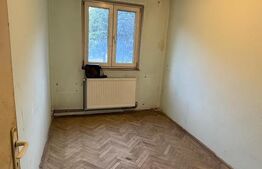 Apartament 3 camere, etajul 1, de renovat