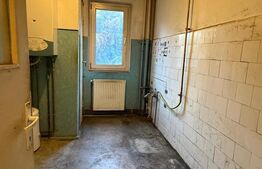 Apartament 3 camere, etajul 1, de renovat