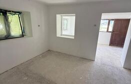Casa individuala, 60 mp, teren 4459 mp, zona Izvorul Crisului