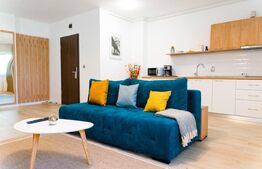Apartament modern de 2 camere , cu acces la curte interioară | Aproape de centru
