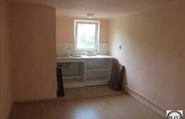 Spatiu central, 80 mp, finisat recent, zona strazii Piezisa