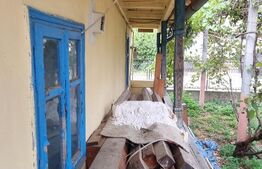 Casa cu doua corpuri