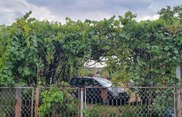 Casa cu doua corpuri