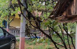 Casa cu doua corpuri, 67 mp, zona Luncani