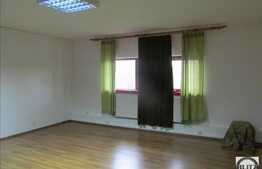 Spatiu de birouri de inchiriat, 55 mp utili, acces facil, in zona centrala