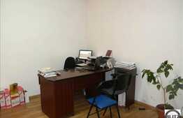 100 mp, in zona semicentrala, spatiu integral renovat.