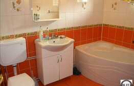 100 mp, in zona semicentrala, spatiu integral renovat.