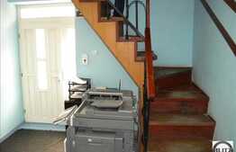 100 mp, in zona semicentrala, spatiu integral renovat.