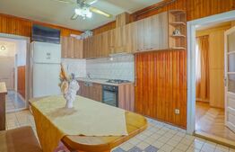 Casa cu 2 apartamente, 210 mp, teren 800 mp, zona Rasnov