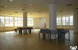 550 mp, spatiu renovat in zona P-ta 1 Mai !