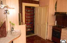 Apartament la casa/vila, zona ultracentrala. 86 mp plus 110 mp pod mansardabil!