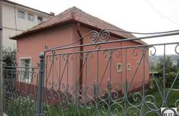 Imobil pentru birouri sau locuit, 70 mp, curte 500 mp!