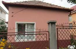 Imobil pentru birouri sau locuit, 70 mp, curte 500 mp!