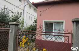 Imobil pentru birouri sau locuit, 70 mp, curte 500 mp!