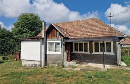 Casa individuala renovabila, teren 2300 mp, comuna Alunis