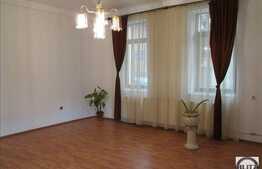 Spatiu pentru birouri, 100 mp, acces facil, zona semicentrala