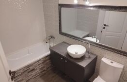 Apartament 3 camere , parcare, zona Teilor