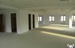 Un spatiu ideal pentru sediu de firma, luminos, in cladire de birouri!