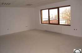 Un spatiu ideal pentru sediu de firma, luminos, in cladire de birouri!