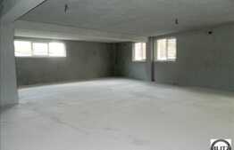 Spatiu la 3 minute de strada  Observatorului!