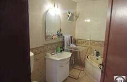 Casa pentru birouri sau de locuit in zona linistita.