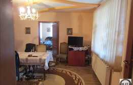 Casa pentru birouri sau de locuit in zona linistita.