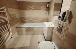 Apartament spatios, 2 camere, decomandat, 84 mp, Tractorul