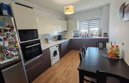 Apartament spatios, 2 camere, decomandat, 84 mp, Tractorul