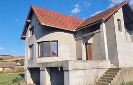 Casa cu 5 camere, 320.47 mp, zona Boldut 