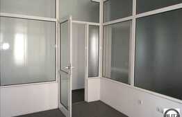 Un spatiu de 74 mp, un mic sediu de firma.