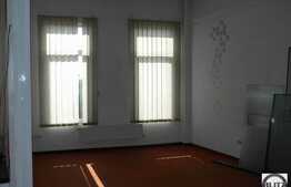 Un spatiu de 74 mp, un mic sediu de firma.